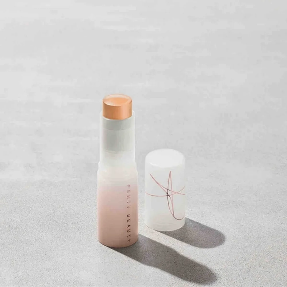 🔴 FENTY BEAUTY Eaze Drop Blur + Smooth Tint Stick - Shade 8